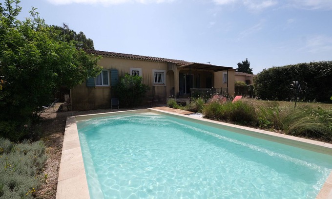 Mouries Ski Chalet | Air-conditioned house with pool Mouries Alpilles 4 pax