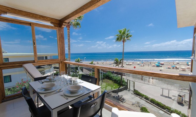 San Agustin Apartment | Air-conditioned two bedroom Beachfront apartment