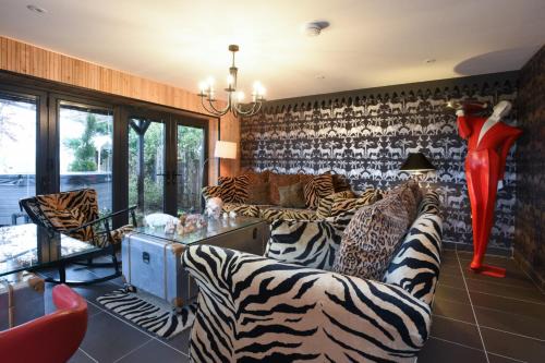 Emsworth House | Air Maison - The Pig Sty - WOW Factor Countryside Retreat