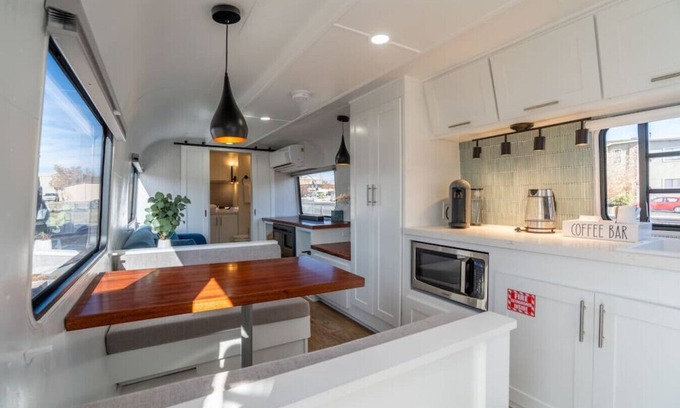 Prescott House | Air Village Wagon Circle Unit #9