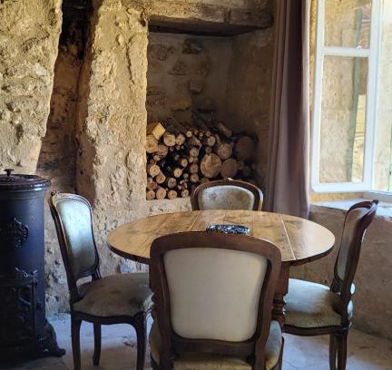 Couze-et-Saint-Front House | Airbnb: Vieilles Pierres et Rivière en Périgord