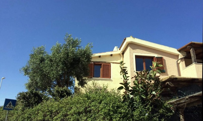 Olbia Apartment | AIRPORT PORT COMM CENTER SHUTTLE BUS WI FI BEAUTY RELAX MASSAGES TEAM BUILDING