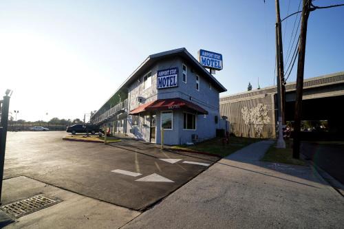 Ontario Hotel | Airport Stay Motel
