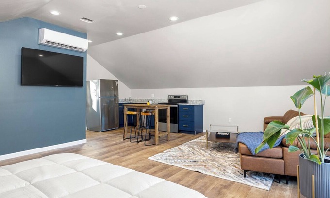 Eagan Park Apartment | Airport Studio