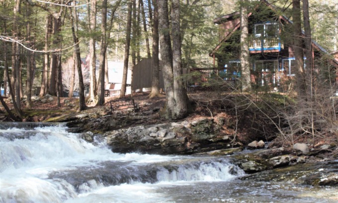 Kerhonkson House | Airy 3BR on the banks of a roaring creek
