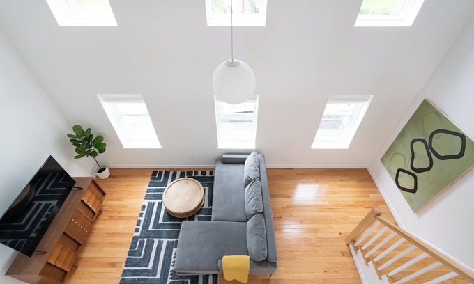 Newburgh Apartment | Airy artsy 2-bedroom loft in Newburgh