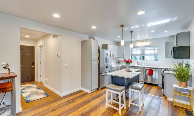 Belleville Apartment | Airy Belleville Guest House with Deck!
