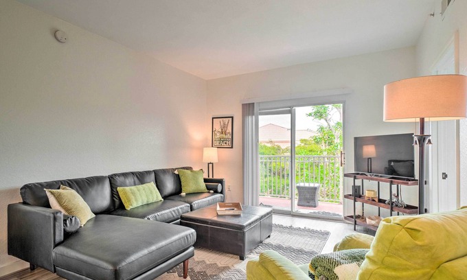 Iona Condo | Airy Fort Myers Condo ~ 4 Mi to Beach!