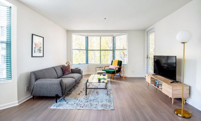 South Beach Apartment | Airy South Beach 1BR w/Pool, Gym, Shops + Dining Onsite, by Blueground