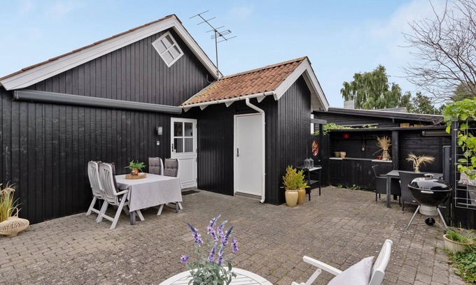 Grønninghoved Strand House | "Ajvi" - 50m from the sea by Interhome