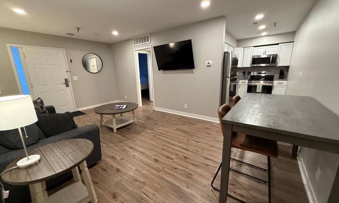 South Central Omaha Apartment | Aksarben 2 Bedroom-Close to I80