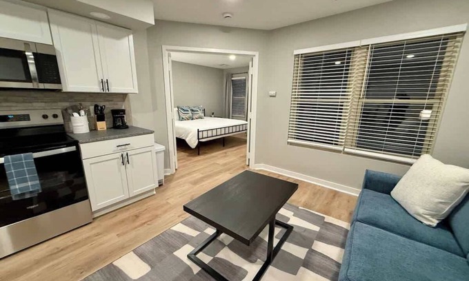South Central Omaha Apartment | Aksarben, modern,second floor w/onsite-parking