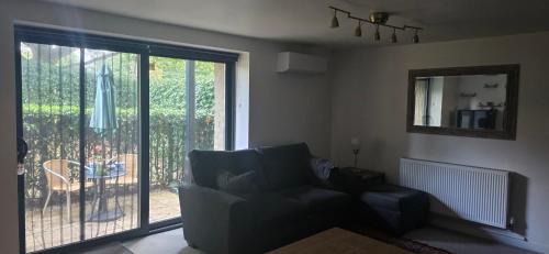 Uxbridge North Apartment | Akshardham