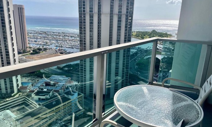 Ala Moana Apartment | Ala Moana Hotel 31st floor