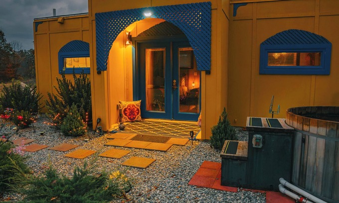 Creola House | Aladdin Inspired Fairytale Cabin Hot Tub 3 miles from Hocking Hills State Park