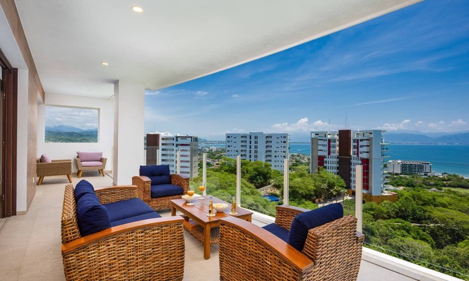 La Cruz de Huanacaxtle Condo | Alamar Delta I 902 Su