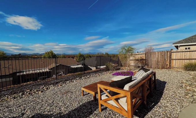 Redding House | Alana House - 5BR with hot tub, close to Bethel, Simpson U, shopping & more!