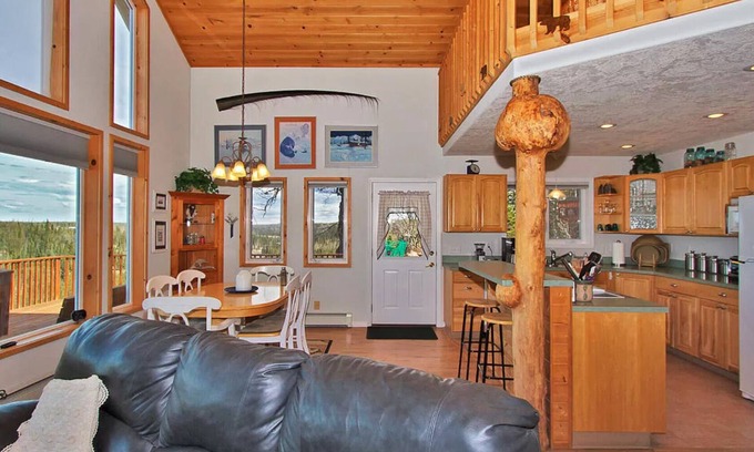 Ninilchik House | Alaskan River View Roost