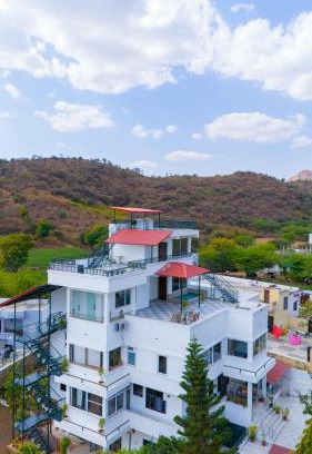 Udaipur Villa | Alaya Stays Kodiyat 4-BHK Pet-Friendly Villa With Views of Sajjangarh Palace