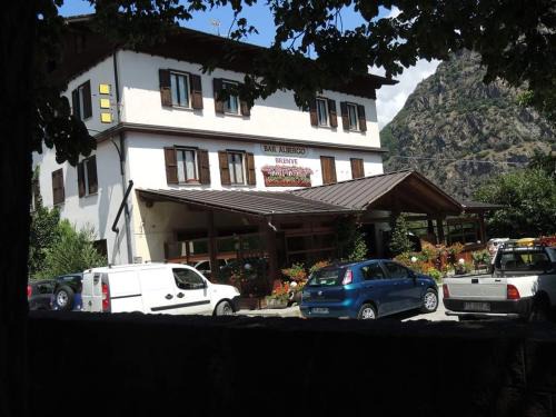Issogne Hotel | Albergo Bar Brenve
