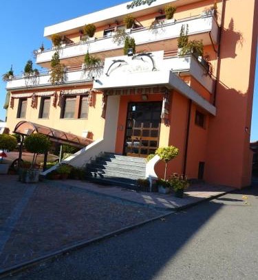 Veveri Hotel | Albergo Ristorante Il Delfino