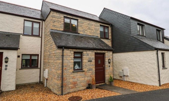 Falmouth House | Albert's Den