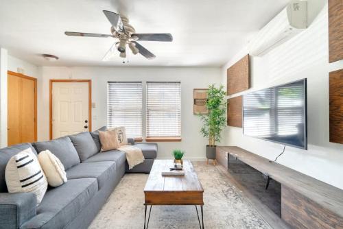 Alberta Arts District House | Alberta Arts Luxury Sleeps 4 Walk Score 99