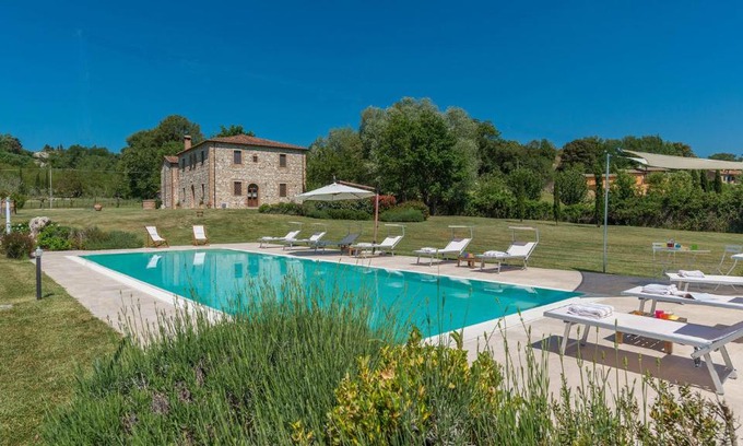 San Giovanni d'Asso Villa | Alborata 10, Emma Villas
