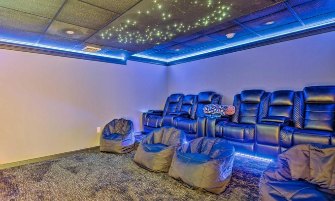Albrightsville House | Albrightsville Home with Home Theater and Game Room!