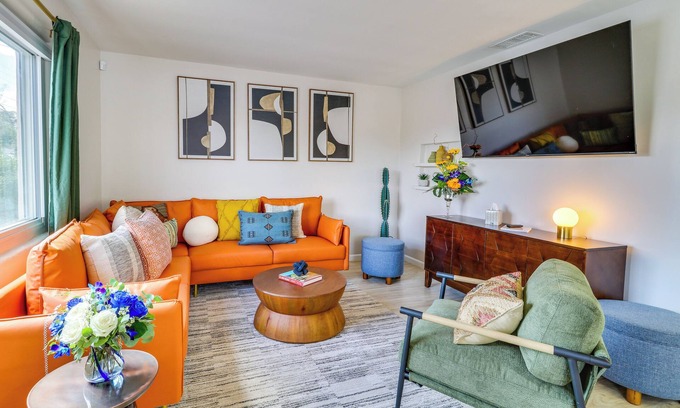 Albuquerque House | Albuquerque Retreat w/Hot Tub - Central Location!