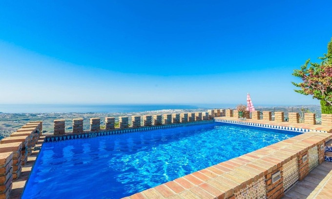 Rio Velez Villa | Alcazaba de Beas Vélez-Málaga by Ruralidays