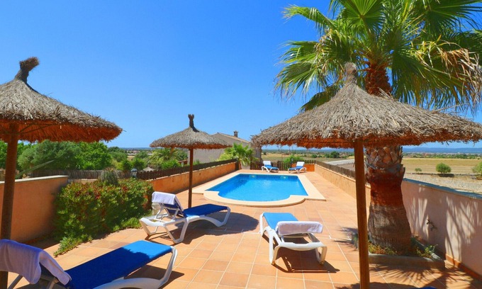 Campos Villa | Alcoraia 408 traditional finca with private pool, terrace, barbecue and air conditioning