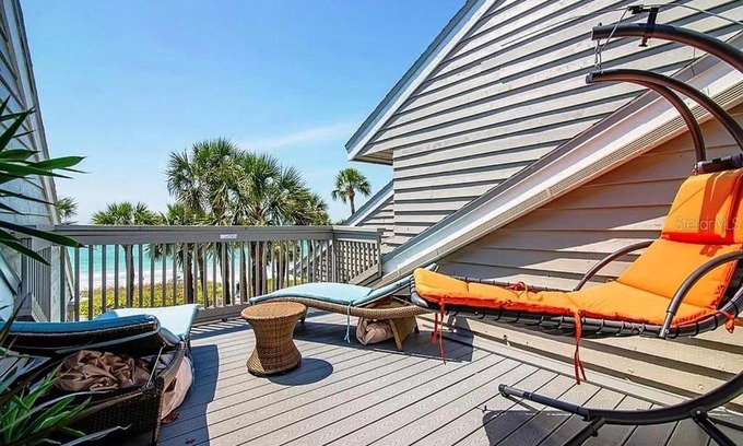 Belleair Beach Apartment | Aldea 18 - Gulf Front Paradise