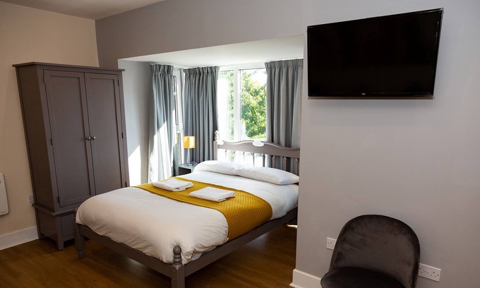 Gosforth Apartment | Alexander Apartments Studios