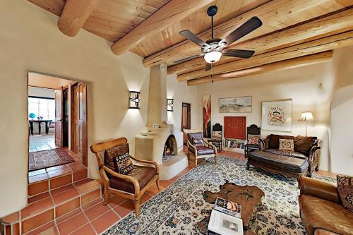 Taos House | Alfred's Hacienda & Casita