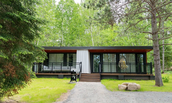 South Algonquin Cabin | Algonquin's Edge Resort | Waterview 4