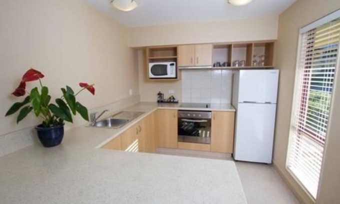 North Dunedin Hotel | Alhambra Oaks Motor Lodge