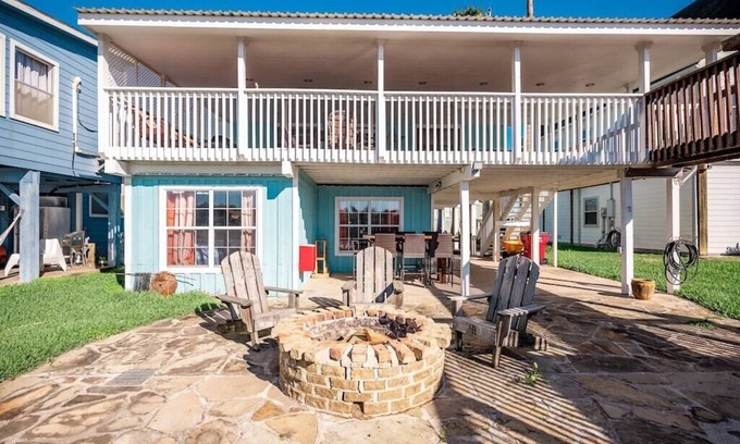 Matagorda House | All Decked Out - Spacious Home with Fabulous River Views