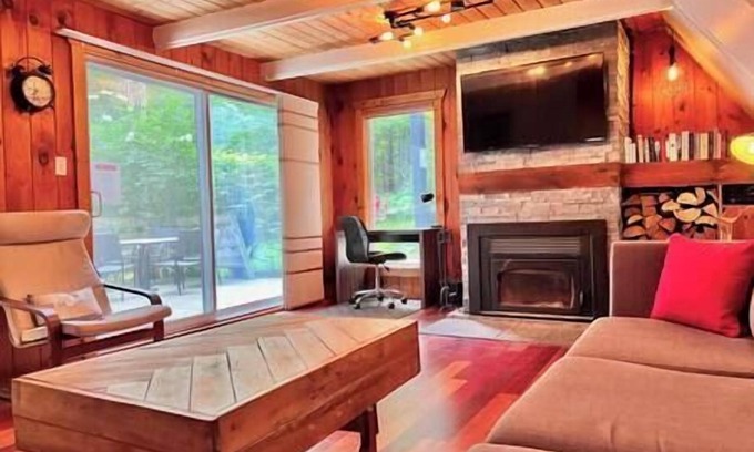 Orford Ski Chalet | All-inclusive chalet with SPA near Mont Orford