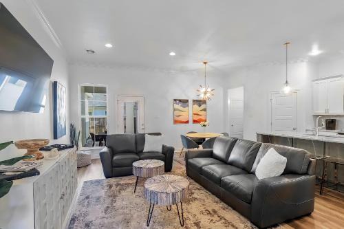 Highlands - Perkins Apartment | ALL NEW - Designer Luxury 3BR Townhouse - Near LSU