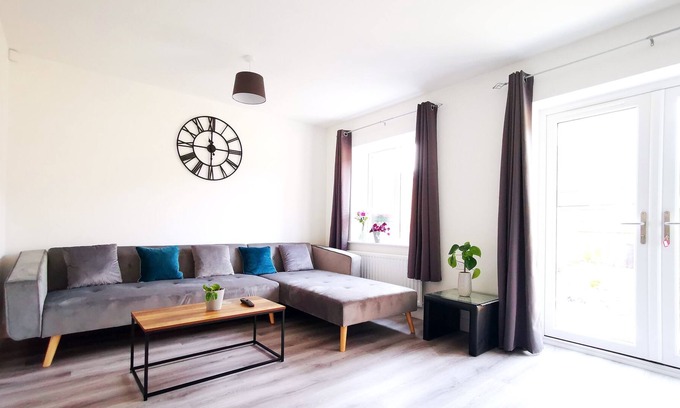 Chorlton-on-Medlock House | ALL NEW Stylish Townhouse 5mins To Manchester City Centre