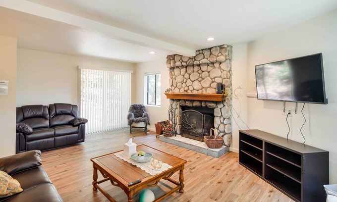 Crestline House | All-Season Crestline Escape - 2 Mi to Lake!