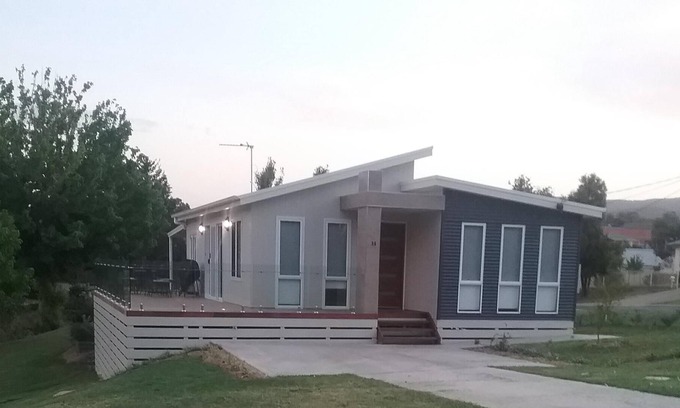 Tumut House | ALL SEASONS HOLIDAY HOMES