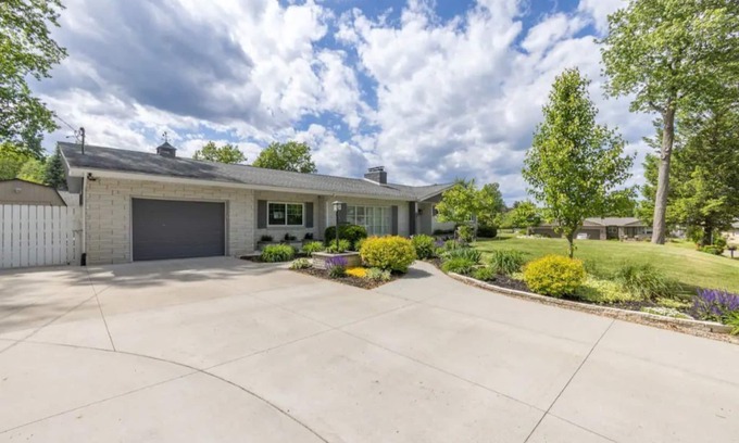 Prudenville House | All-Seasons Houghton Lake Getaway
