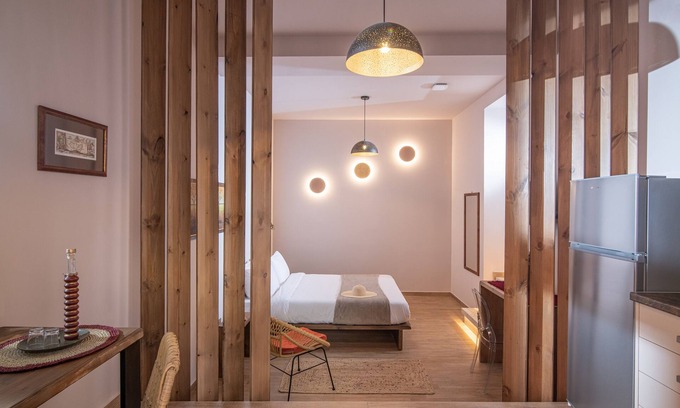 Archanes Apartment | ALLAGI-Deluxe Suite with City View