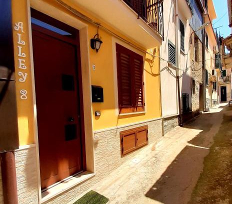 Scilla Apartment | Alley 8