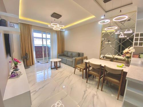 District 7 Apartment | Alm's 2 BedRoom Apartment at Sunrise City District 7