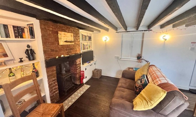 Ramsgate Cottage | Alma Cottage - Romantic Retreat w/Log Burner