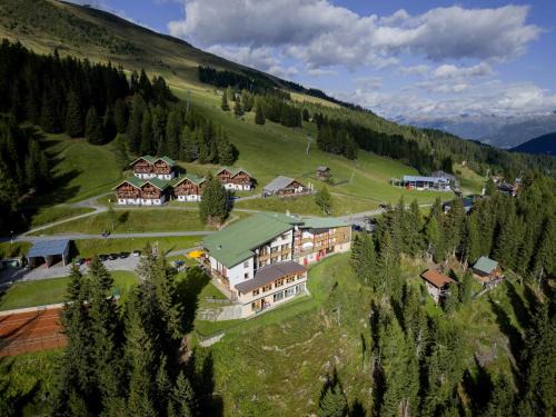 Zettersfeld Ski Resort Apartment | Almdorf Hochlienz, Apartment Alm 30