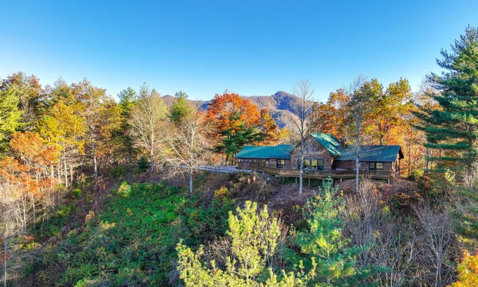 Almond House | Almond Vacation Rental w/Mountain Views!